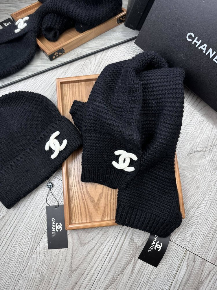 Комплект шерстяные шапка и шарф фото 8