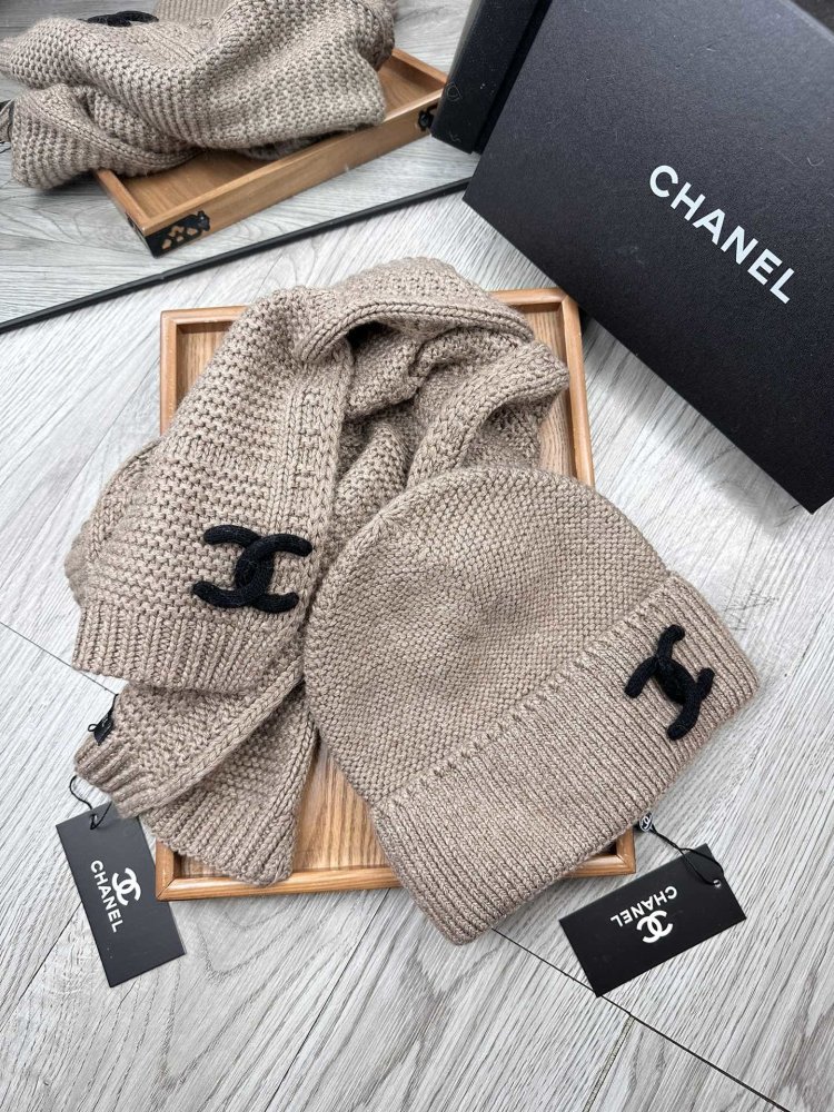 Комплект шерстяные шапка и шарф фото 8