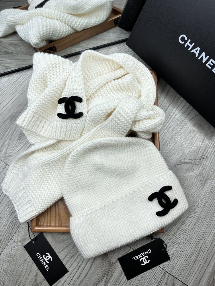 Комплект шерстяные шапка и шарф фото 8