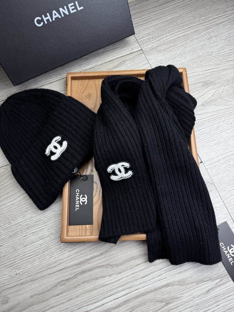 Комплект шерстяные шапка и шарф фото 8