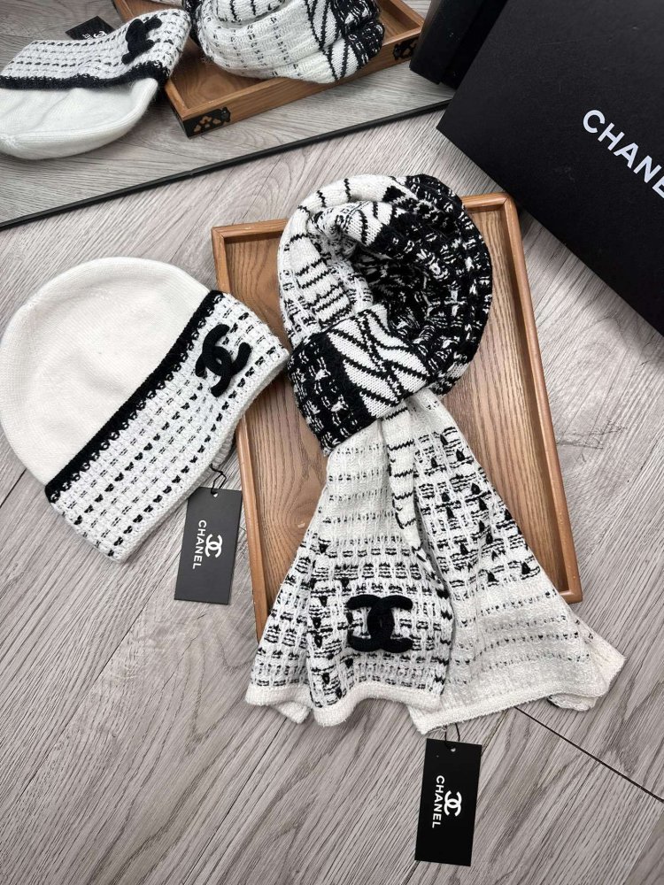 Комплект шерстяные шапка и шарф фото 8