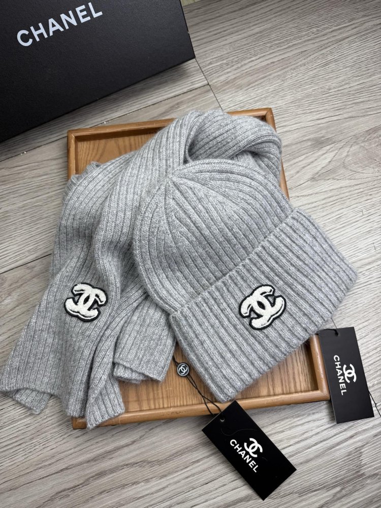 Комплект шерстяные шапка и шарф фото 8