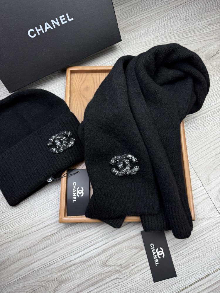 Комплект шерстяные шапка и шарф фото 8