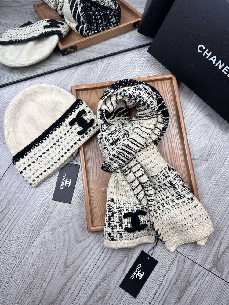 Комплект шерстяные шапка и шарф фото 8