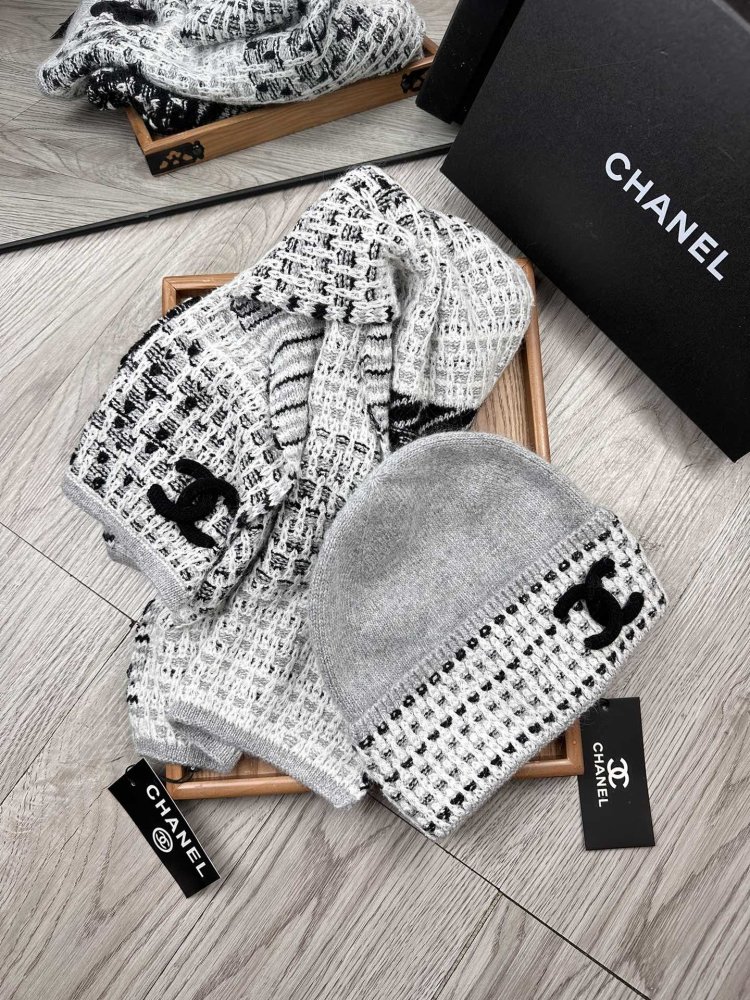 Комплект шерстяные шапка и шарф фото 8