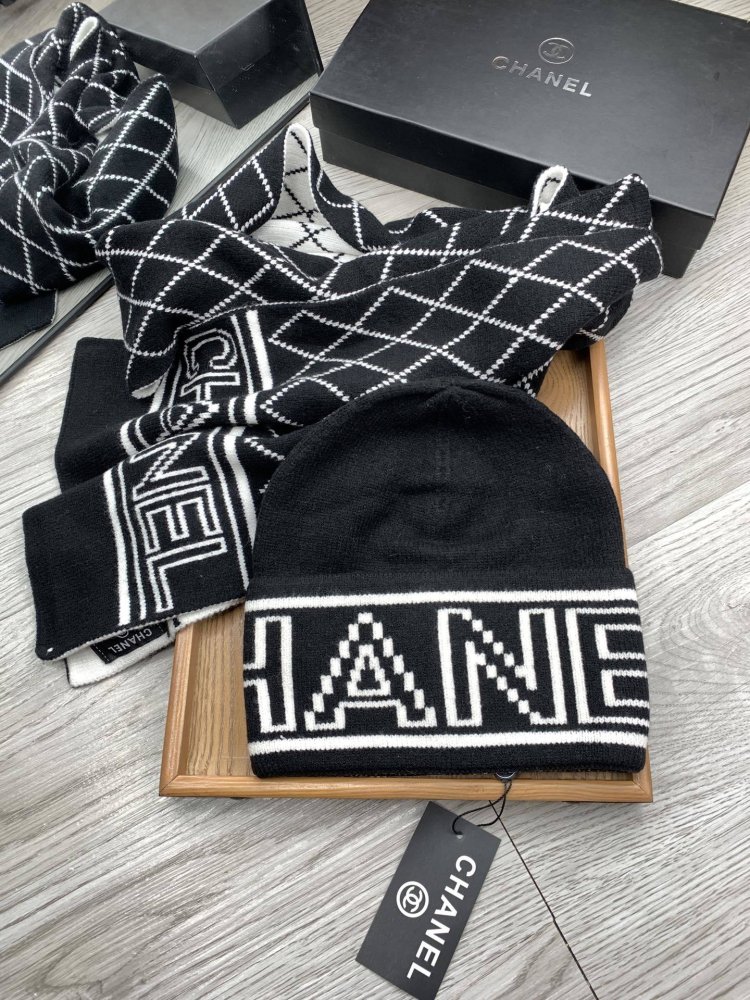 Комплект шерстяные шапка и шарф фото 8