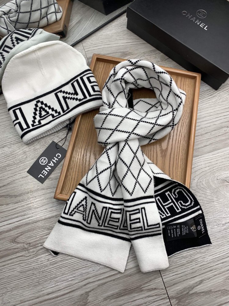 Комплект шерстяные шапка и шарф фото 8