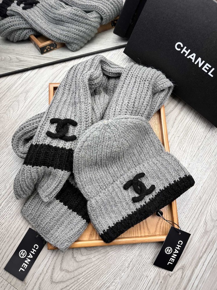 Комплект шерстяные шапка и шарф фото 8