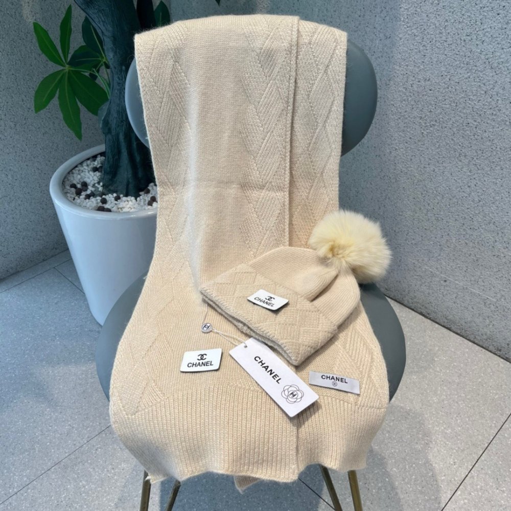 Комплект шерстяные шапка и шарф фото 8