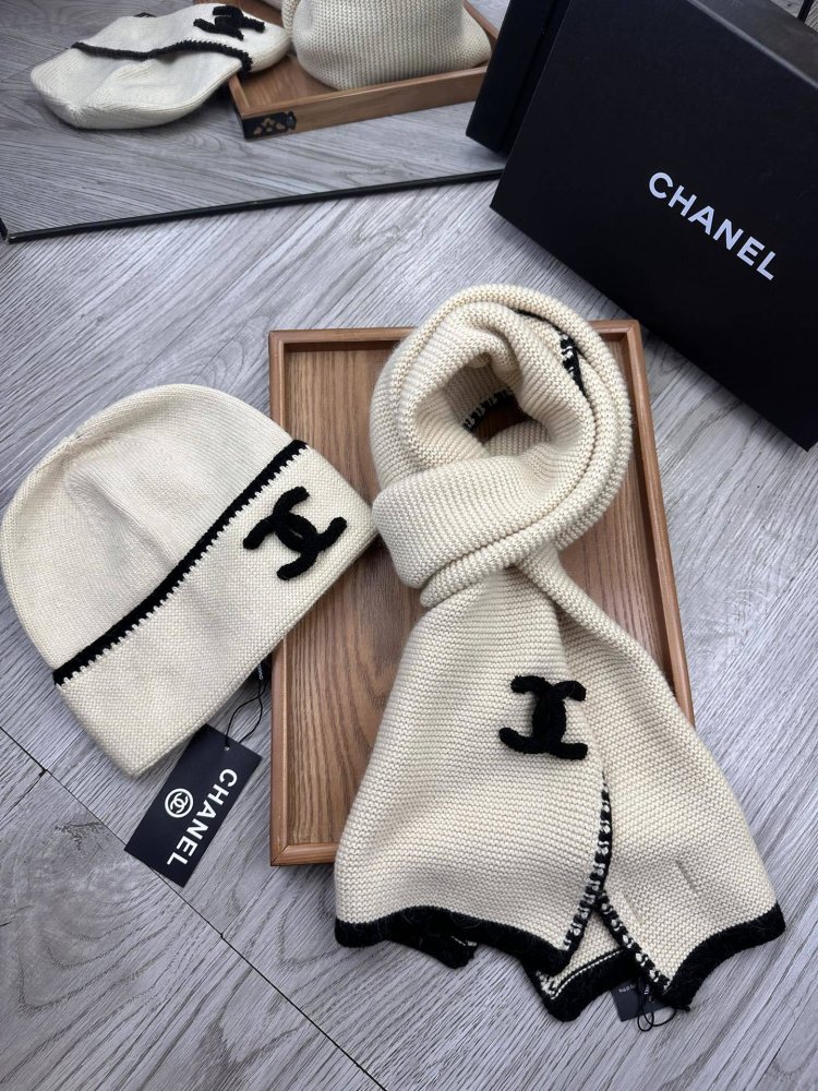 Комплект шерстяные шапка и шарф фото 8