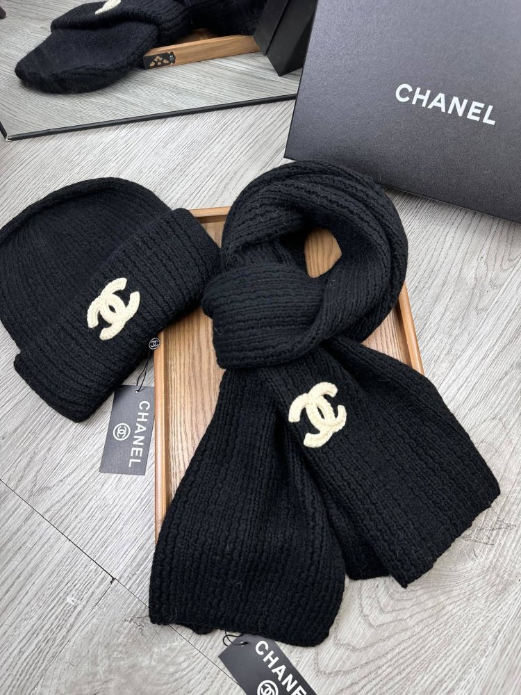 Комплект шерстяные шапка и шарф фото 8