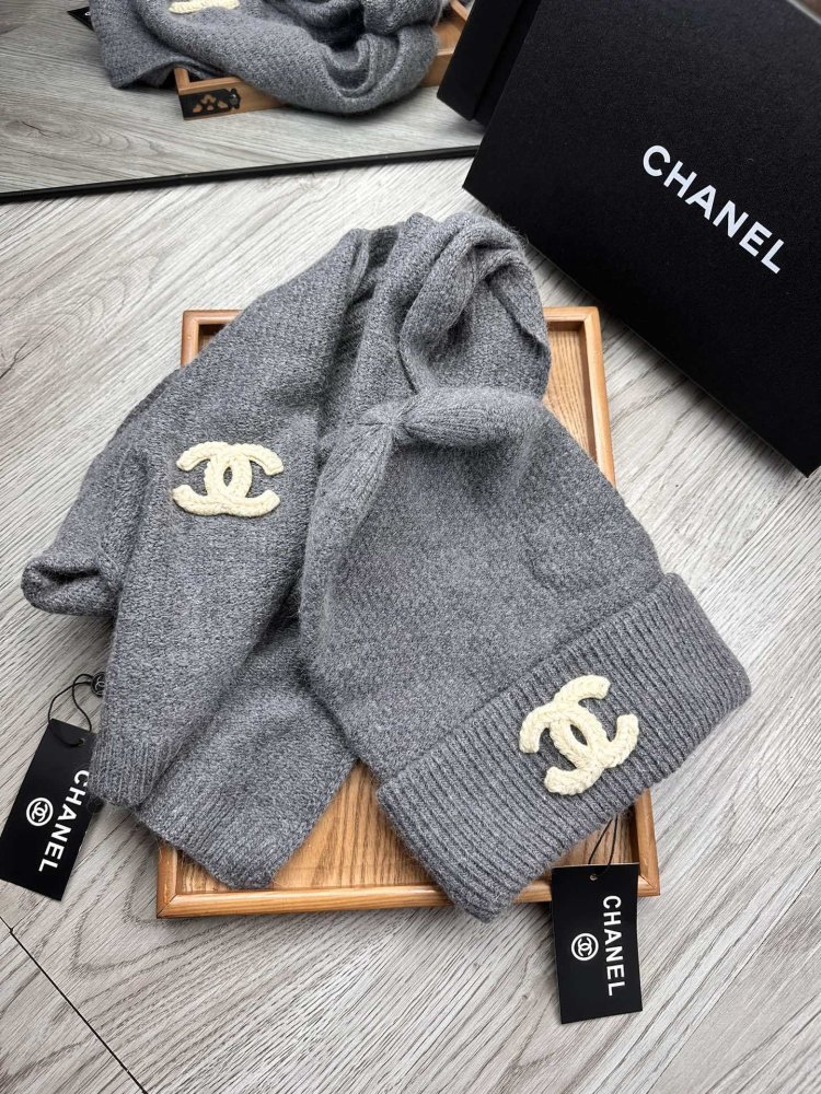 Комплект шерстяные шапка и шарф фото 8