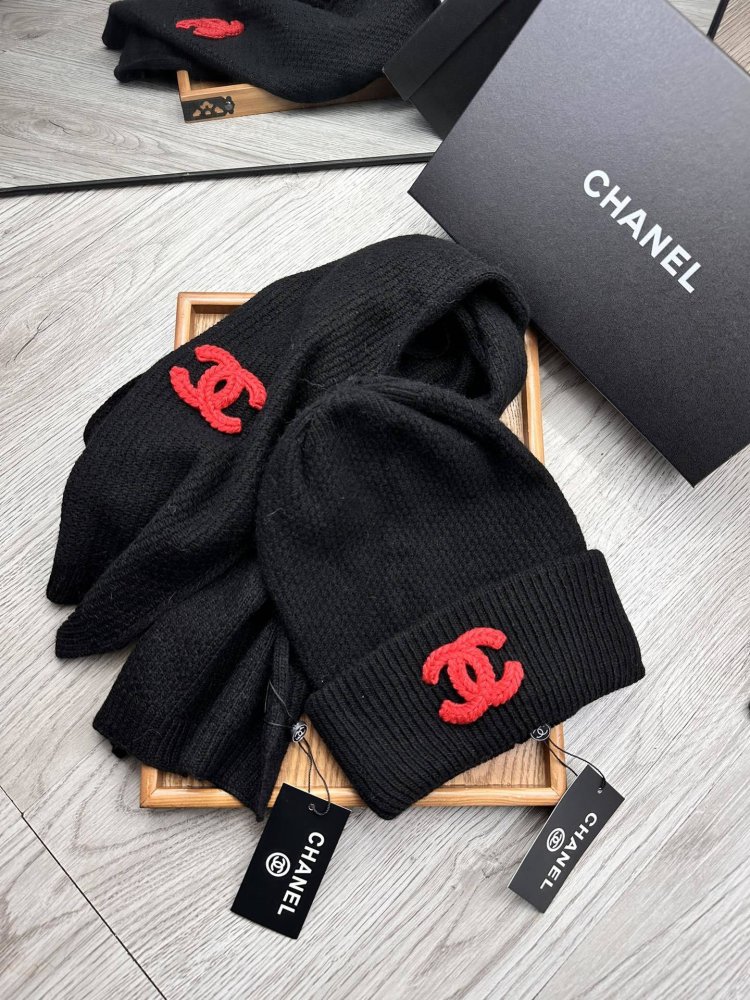 Комплект шерстяные шапка и шарф фото 8