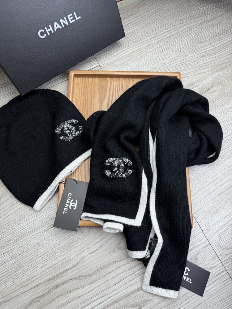 Комплект шерстяные шапка и шарф фото 8