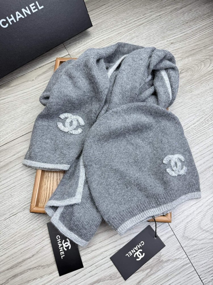 Комплект шерстяные шапка и шарф фото 8