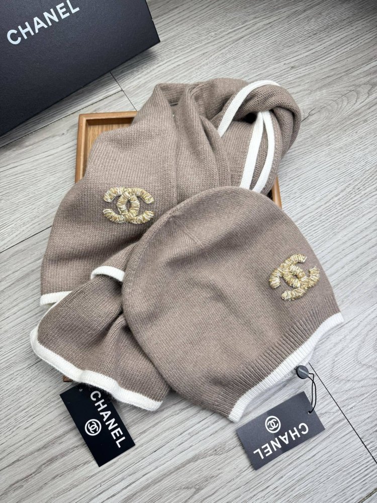 Комплект шерстяные шапка и шарф фото 8