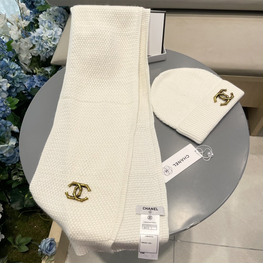 Комплект шерстяные шапка и шарф фото 8