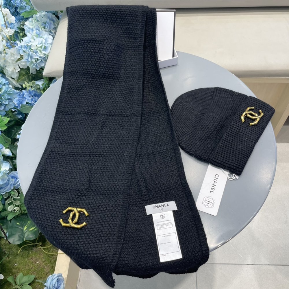 Комплект шерстяные шапка и шарф фото 8