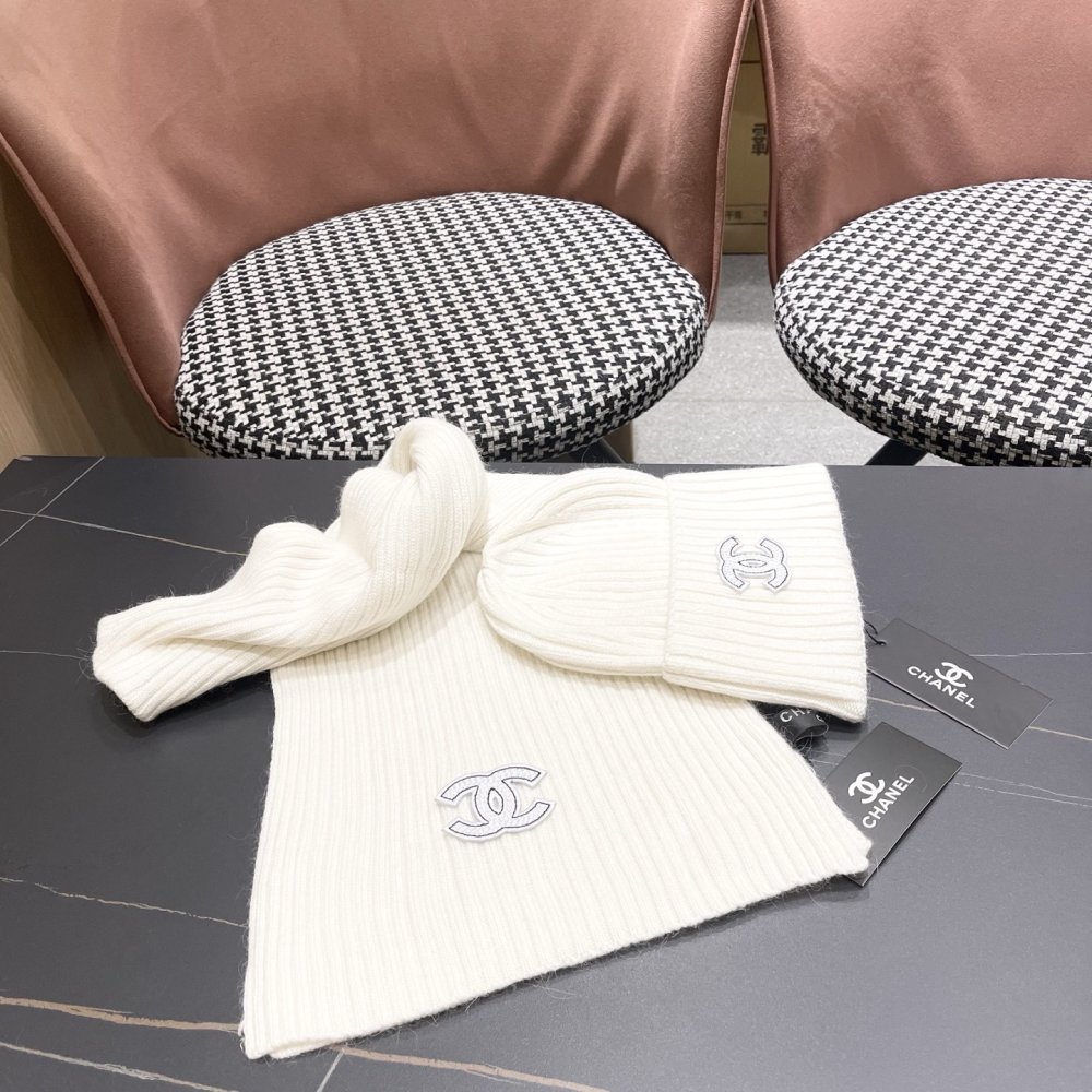 Комплект шерстяные шапка и шарф фото 8