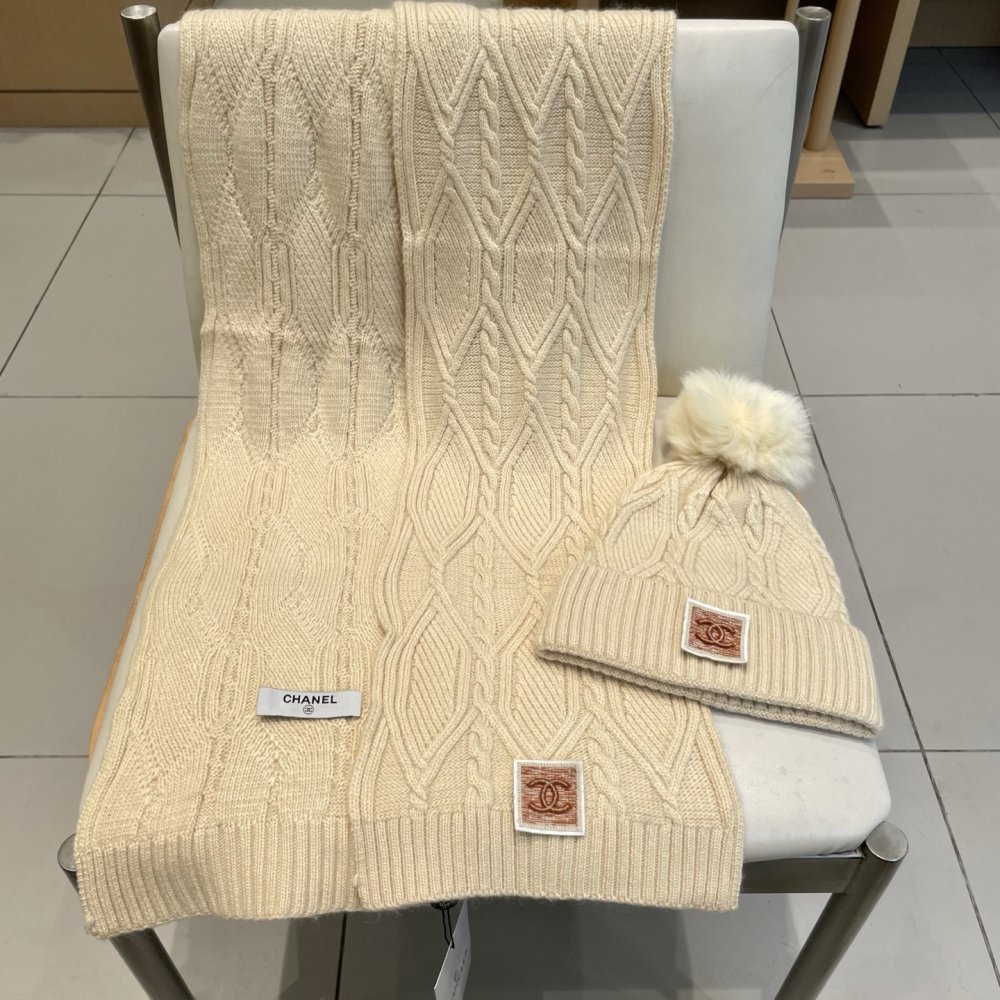 Комплект шерстяные шапка и шарф фото 8