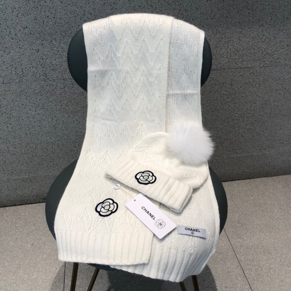 Комплект шерстяные шапка и шарф фото 8