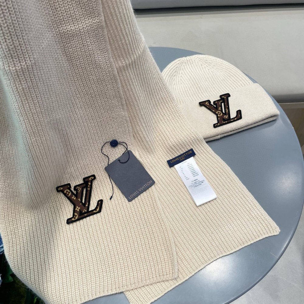 Комплект шерстяные шапка и шарф фото 8