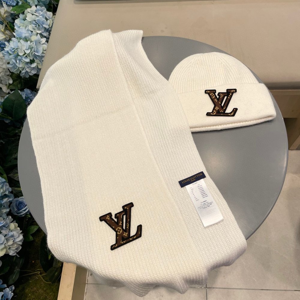 Комплект шерстяные шапка и шарф фото 8