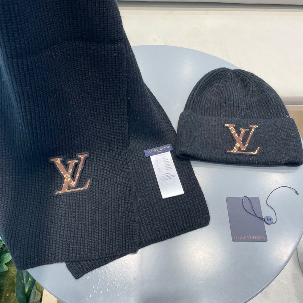 Комплект шерстяные шапка и шарф фото 8