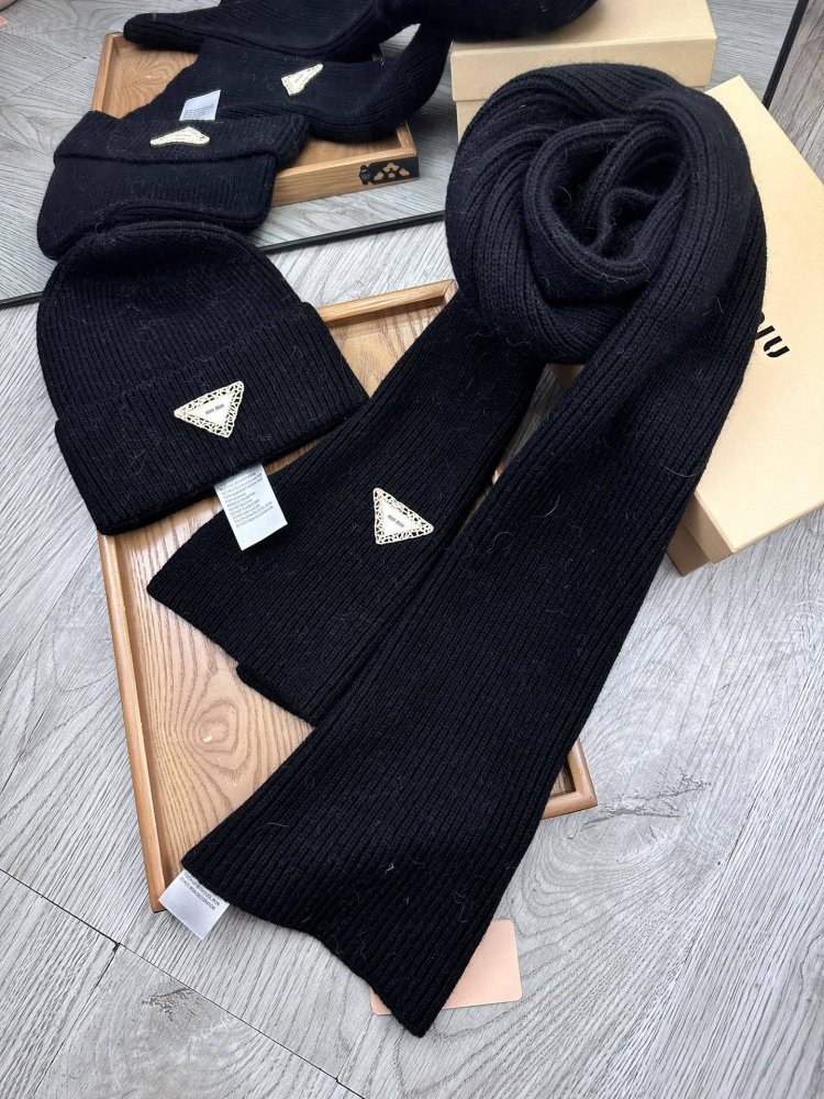 Комплект вовняні шапка і шарф фото 8