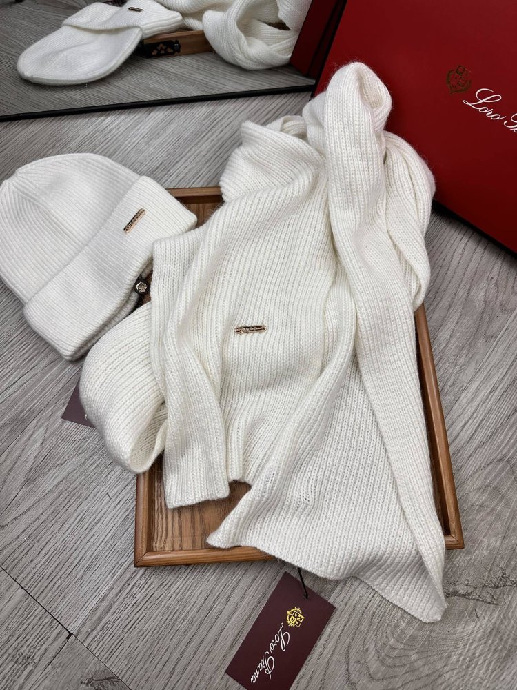 Комплект шерстяные шапка и шарф фото 8