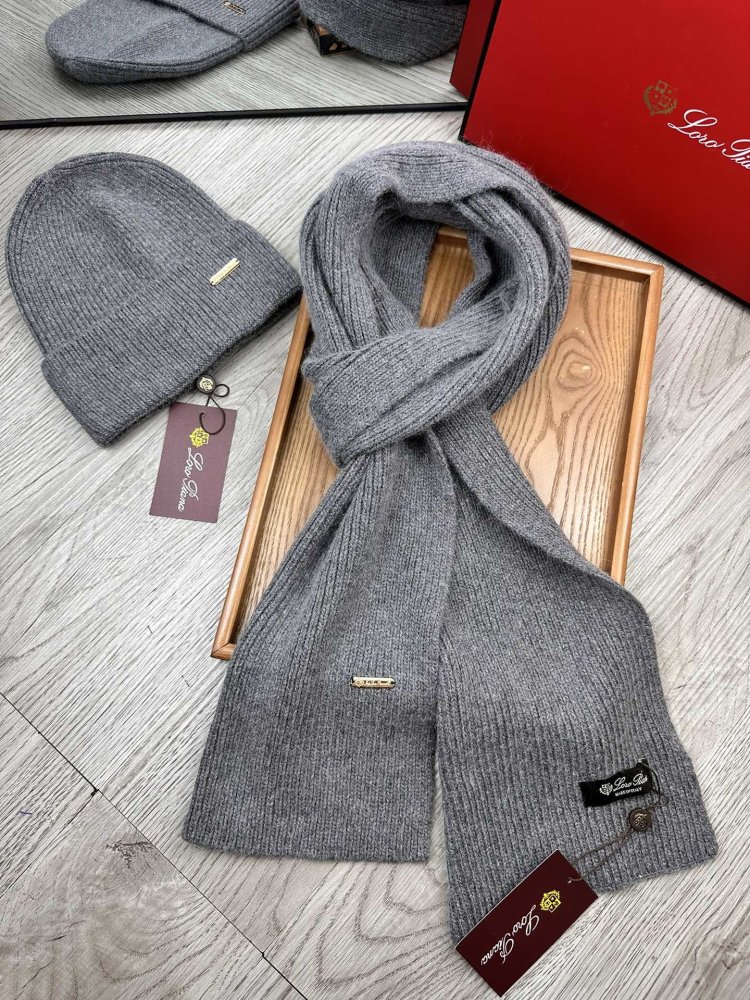 Комплект вовняні шапка і шарф фото 8