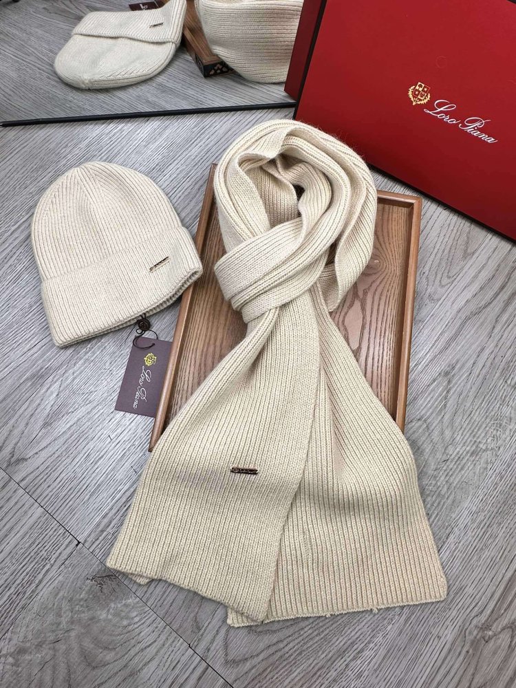 Комплект вовняні шапка і шарф фото 8