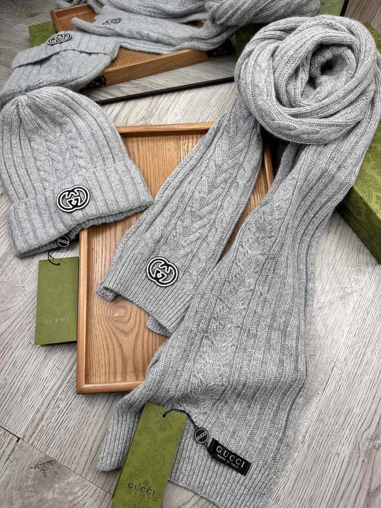 Комплект шерстяные шапка и шарф фото 8