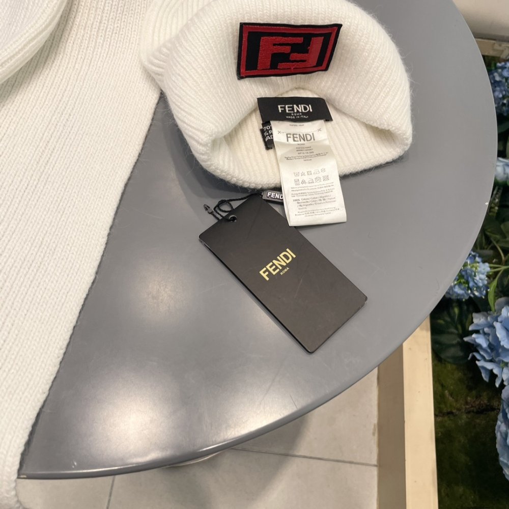 Комплект шерстяные шапка и шарф фото 8