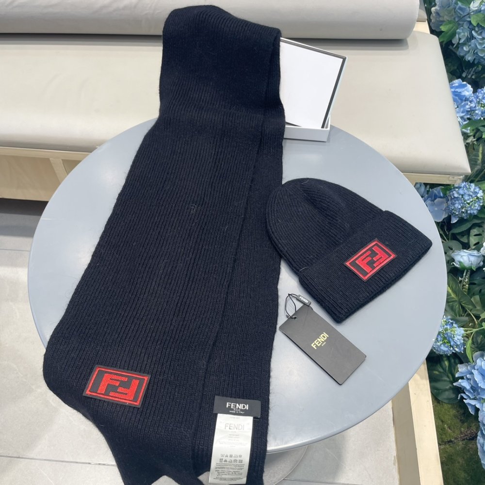 Комплект шерстяные шапка и шарф фото 8