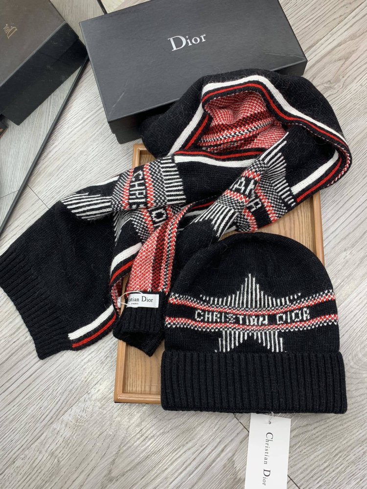 Комплект шерстяные шапка и шарф фото 8