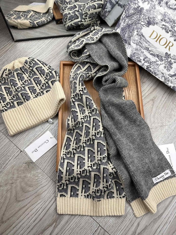 Комплект шерстяные шапка и шарф фото 8