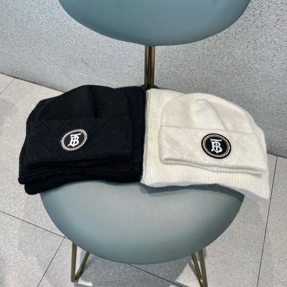 Комплект шерстяные шапка и шарф фото 8