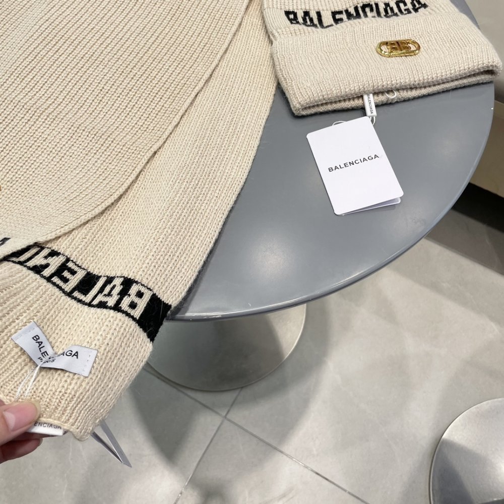 Комплект шерстяные шапка и шарф фото 9