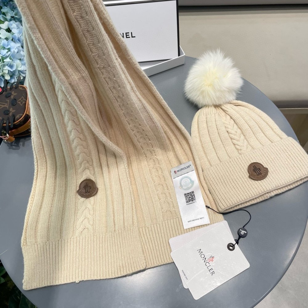 Комплект шерстяные шапка и шарф фото 9