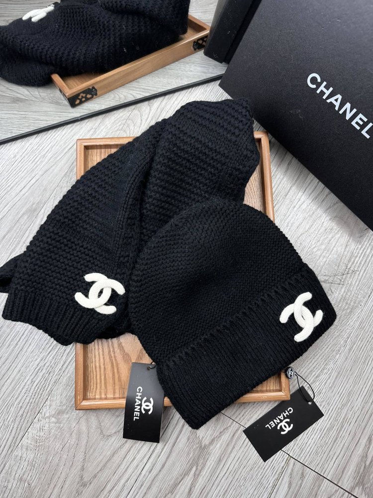 Комплект шерстяные шапка и шарф фото 9