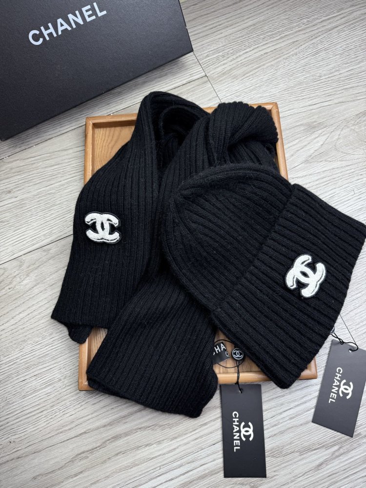 Комплект шерстяные шапка и шарф фото 9