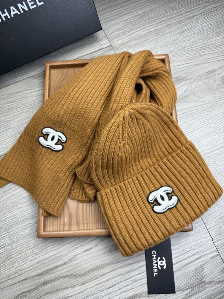 Комплект шерстяные шапка и шарф фото 9