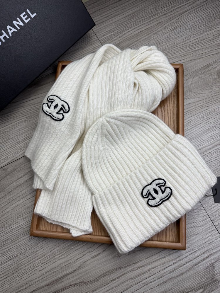 Комплект шерстяные шапка и шарф фото 9