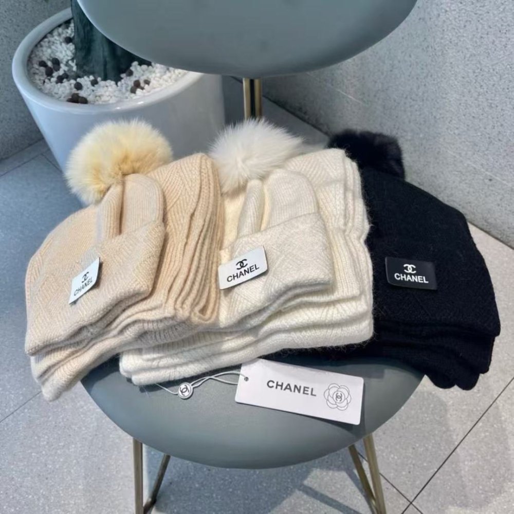 Комплект шерстяные шапка и шарф фото 9