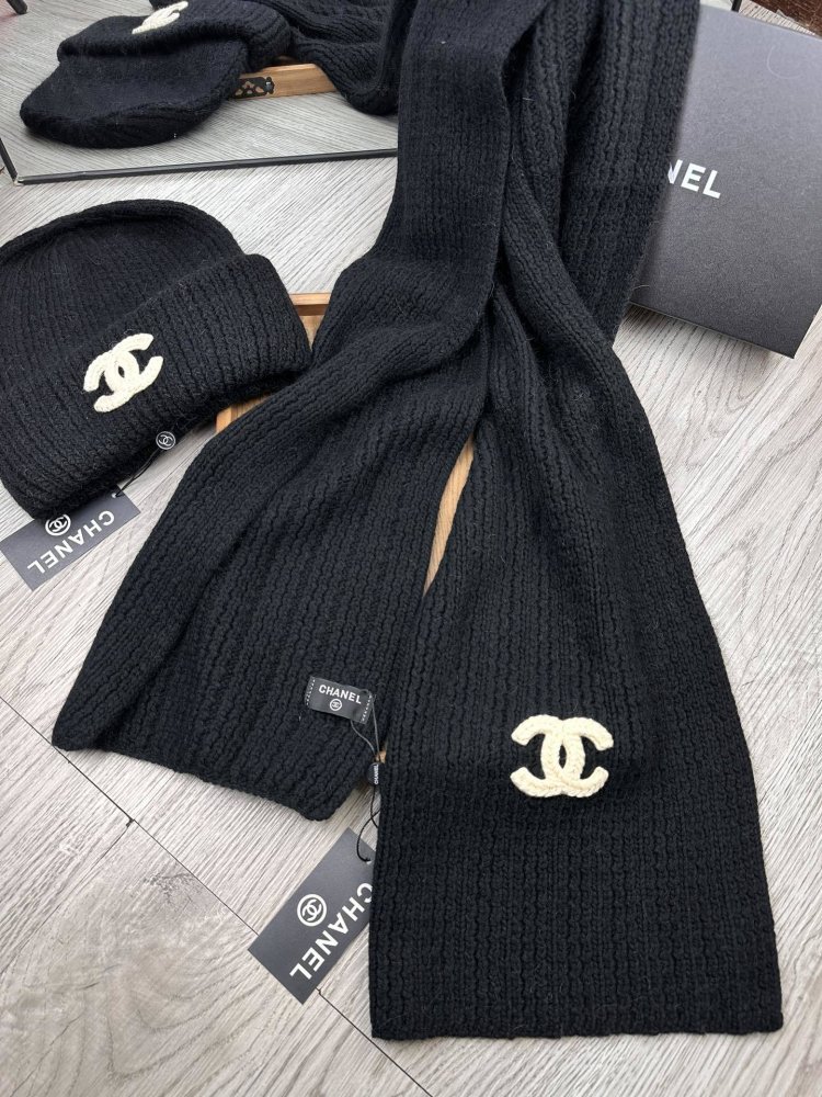 Комплект шерстяные шапка и шарф фото 9