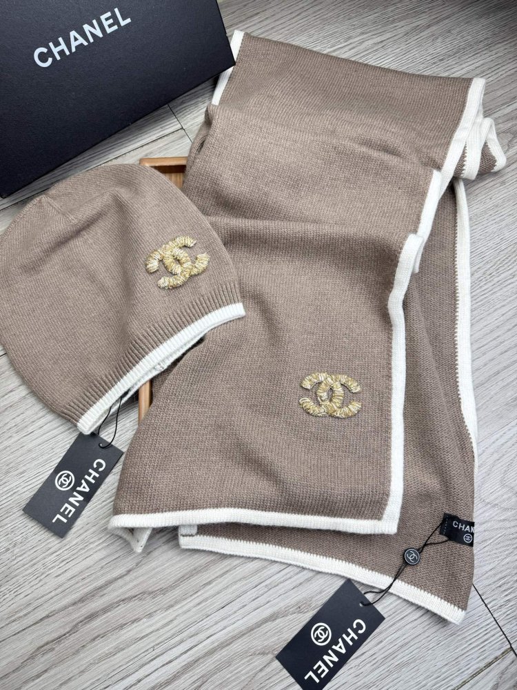 Комплект шерстяные шапка и шарф фото 9