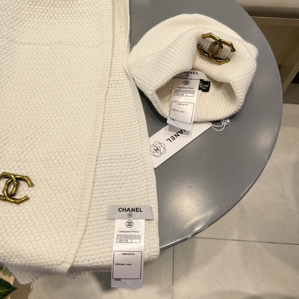 Комплект шерстяные шапка и шарф фото 9