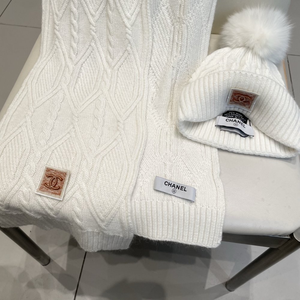 Комплект шерстяные шапка и шарф фото 9