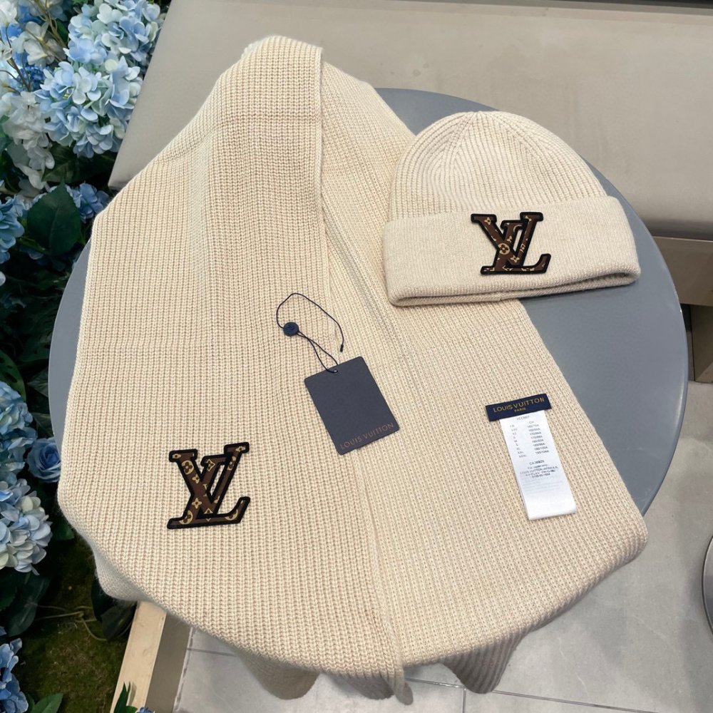 Комплект шерстяные шапка и шарф фото 9